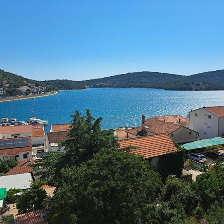 Cuzela-Papata Apartments Tisno Exterior photo