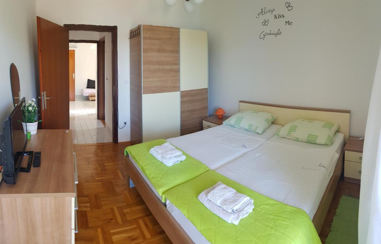 Cuzela-Papata Apartments Tisno Exterior photo