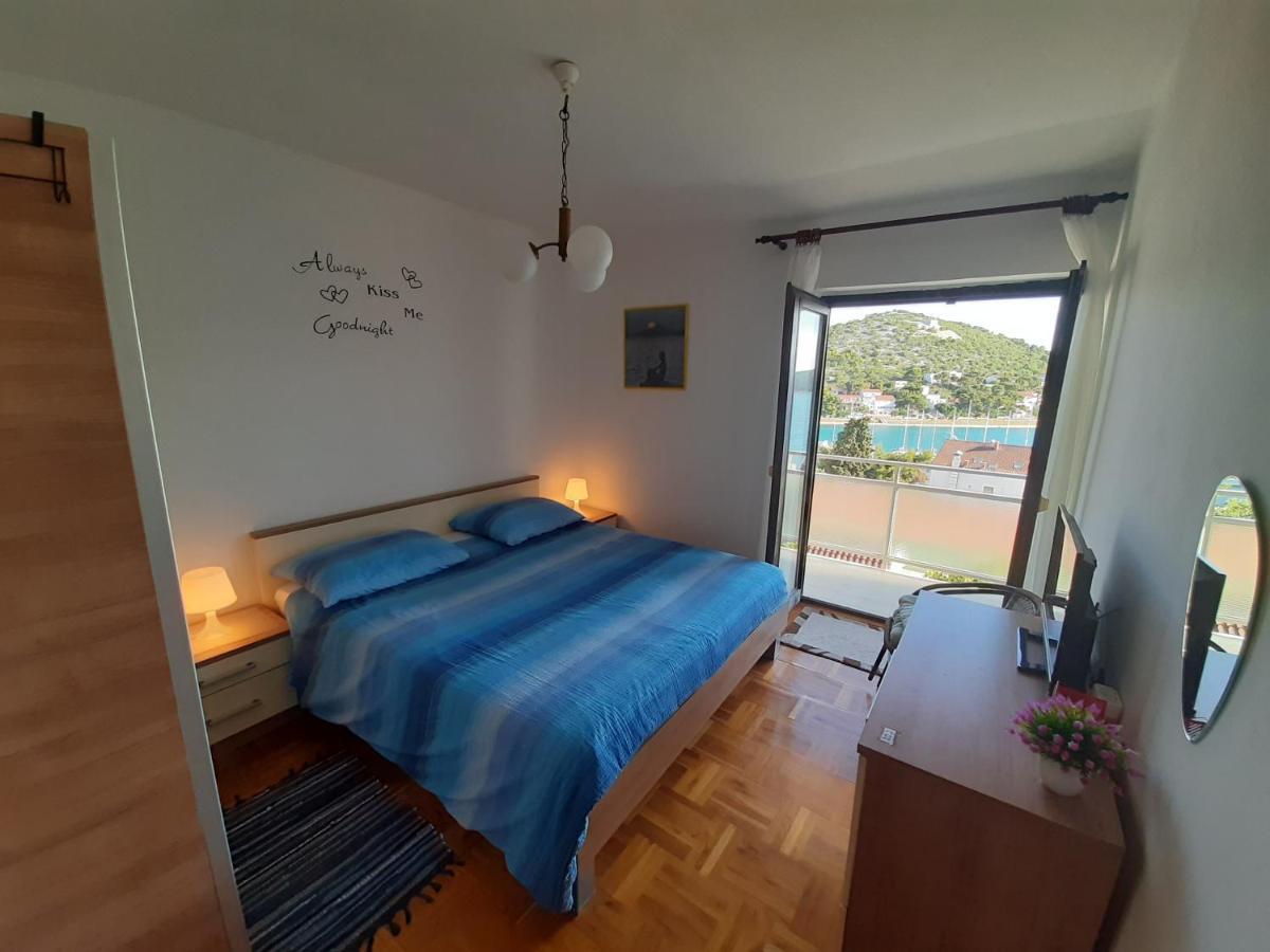 Cuzela-Papata Apartments Tisno Exterior photo