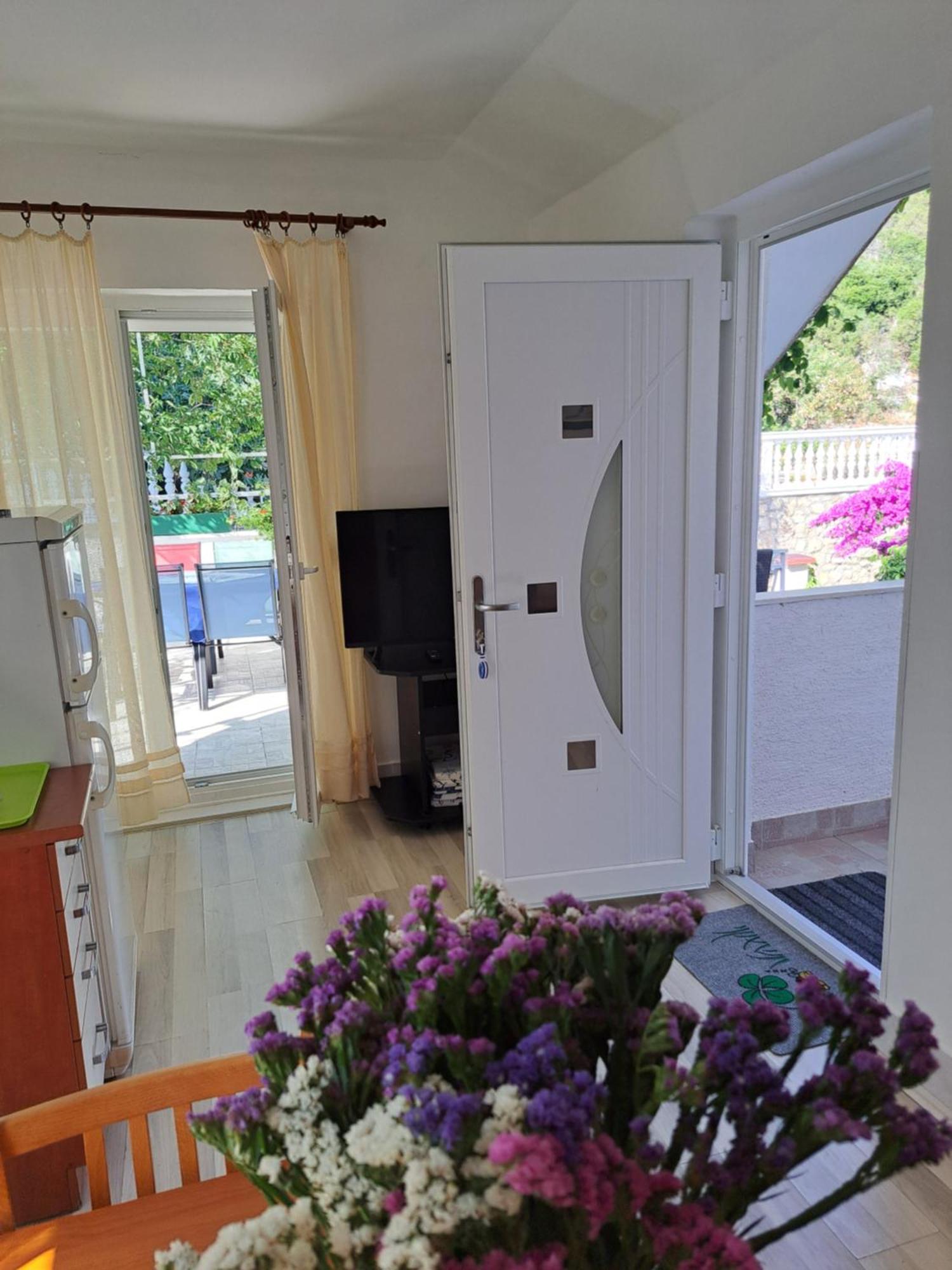 Cuzela-Papata Apartments Tisno Exterior photo