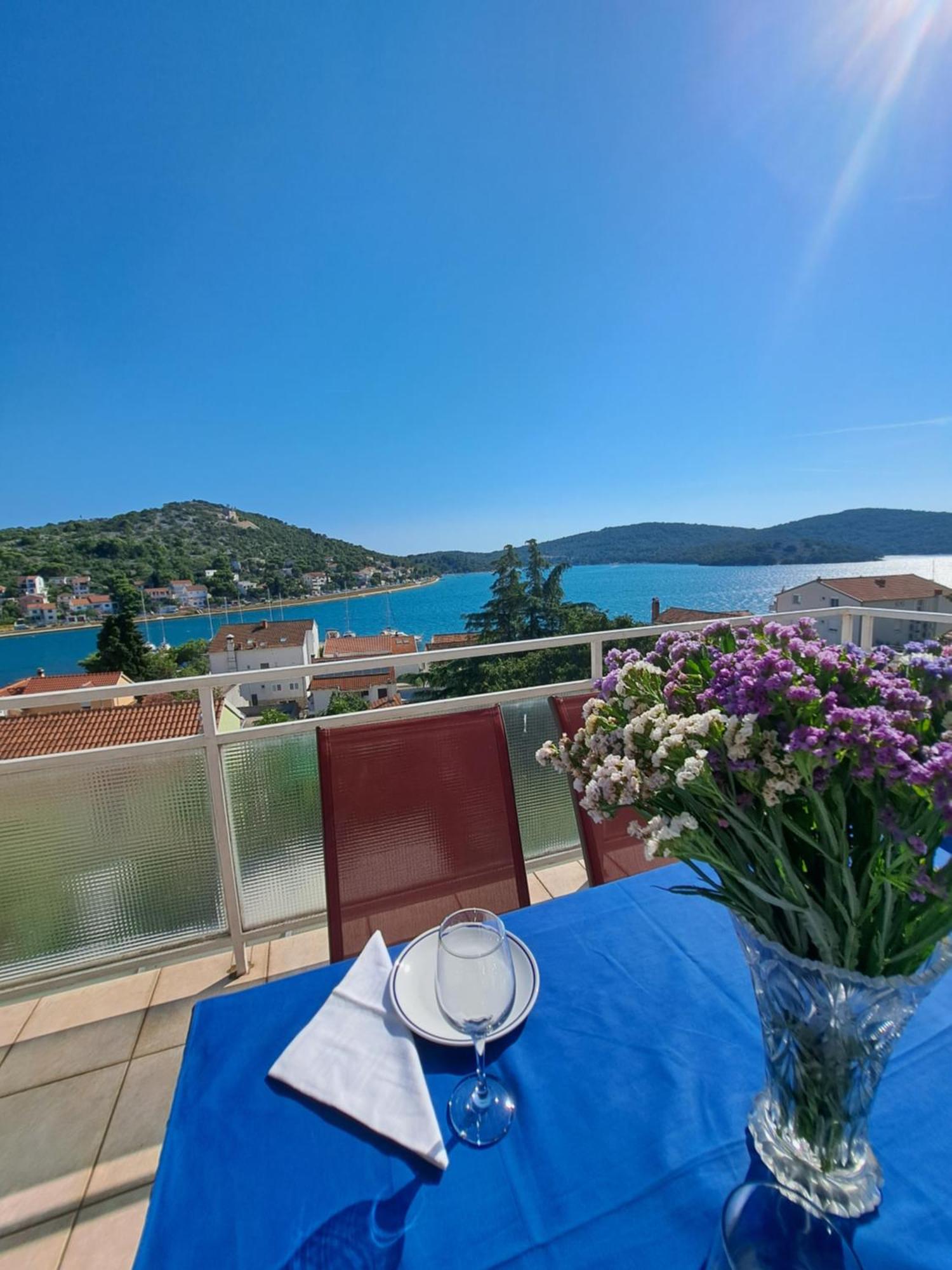 Cuzela-Papata Apartments Tisno Exterior photo