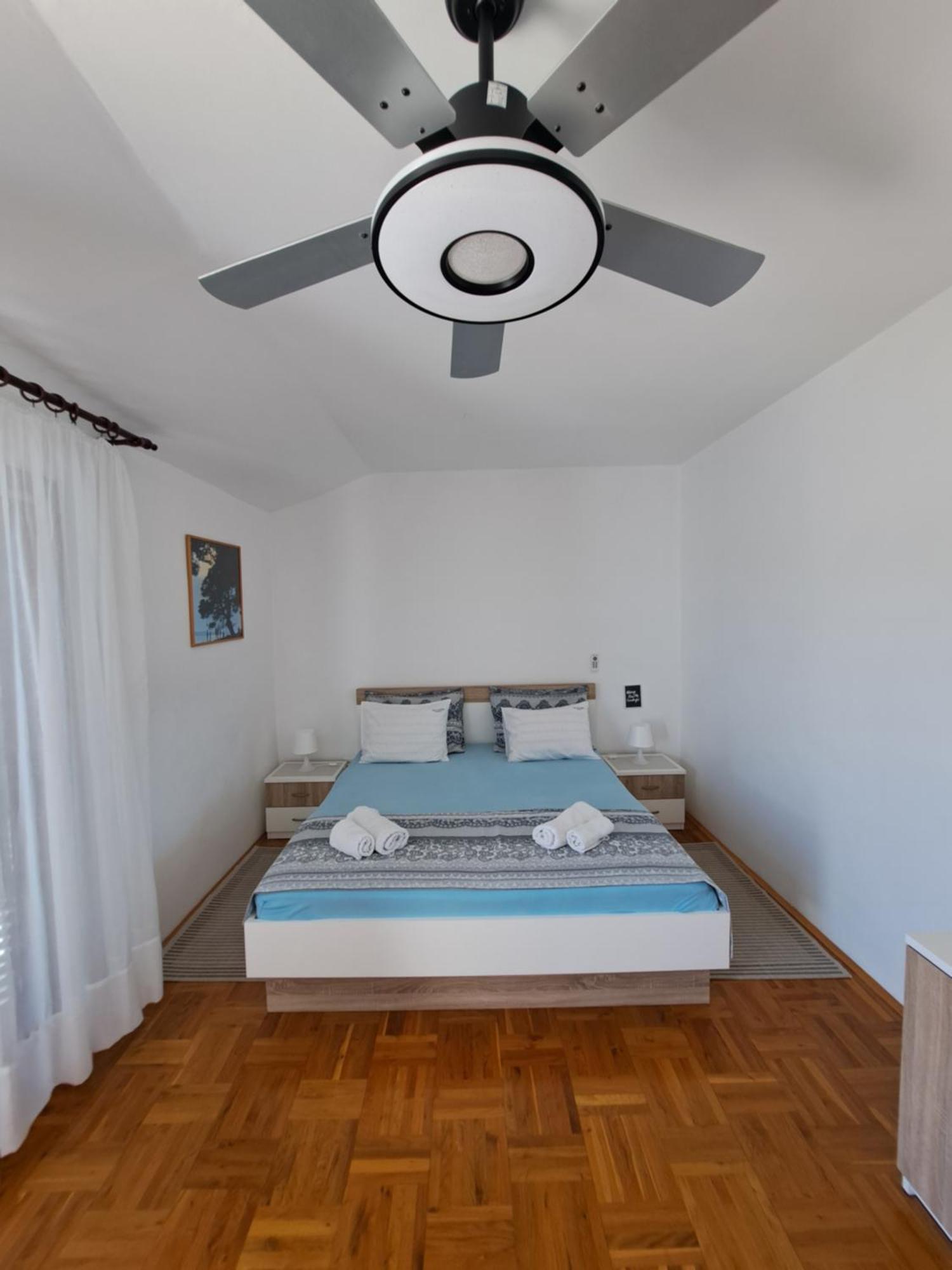 Cuzela-Papata Apartments Tisno Exterior photo