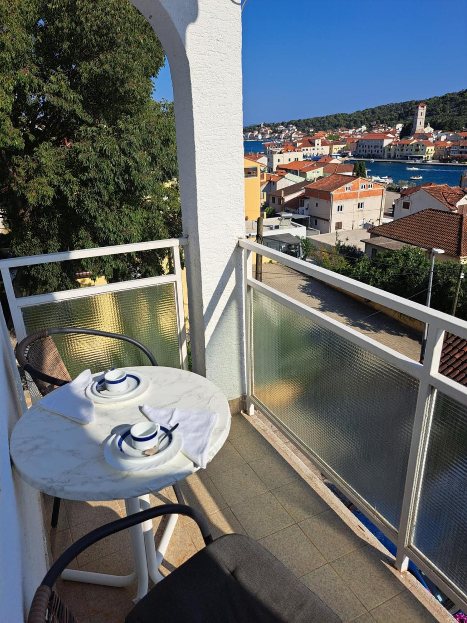Cuzela-Papata Apartments Tisno Exterior photo