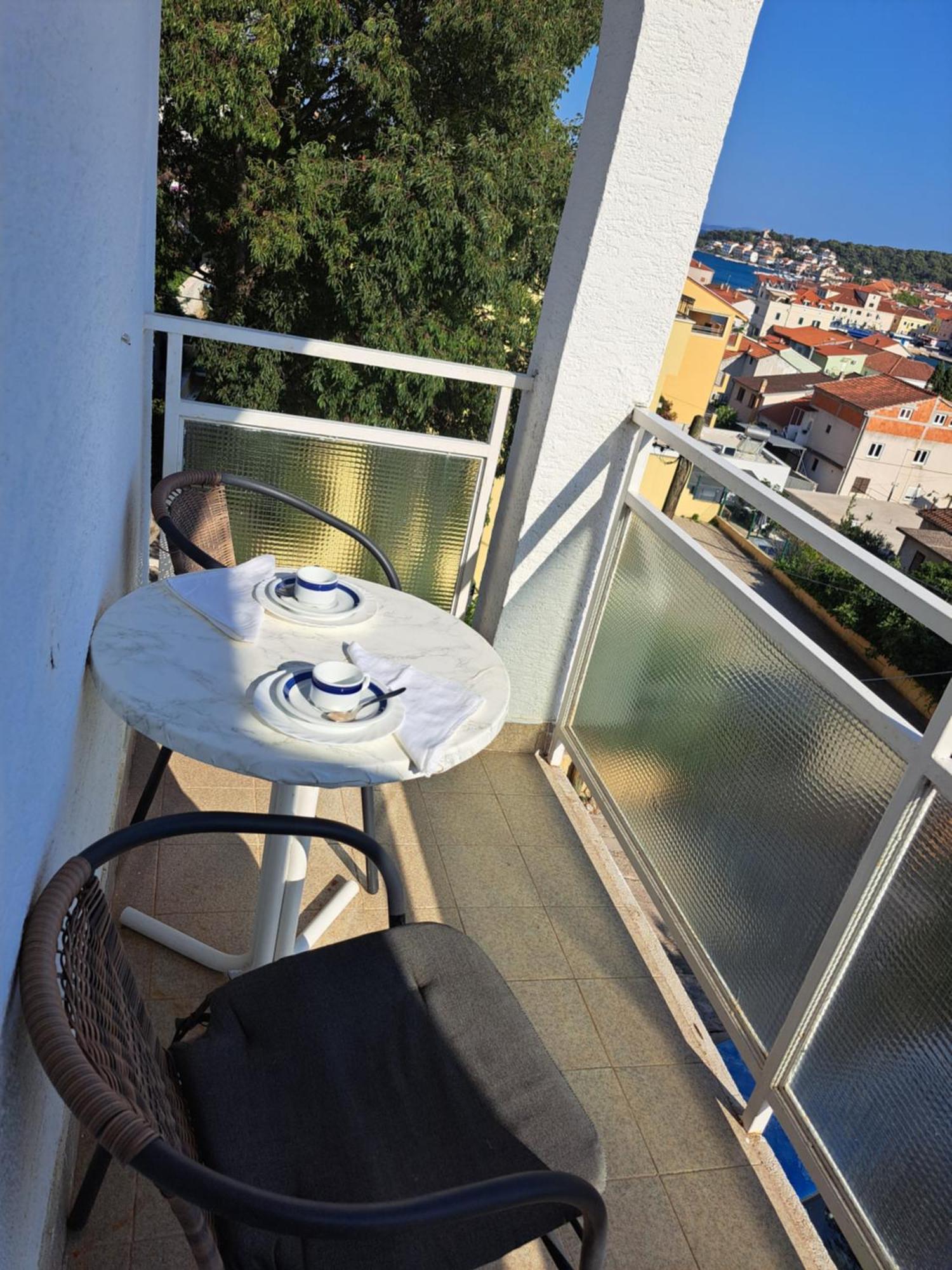Cuzela-Papata Apartments Tisno Exterior photo